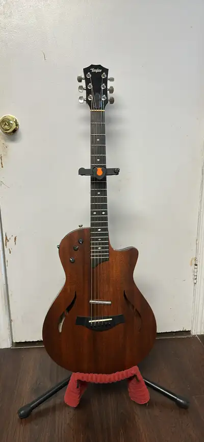Taylor T5z Classic Acoustic Hybrid Guitar - Mahogany, View more