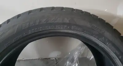 Bridgestone Blizzak DM-V2 – 255/50R20 109T (M+S) Set of 4 winter tires. Correct size for Mazda CX-9...