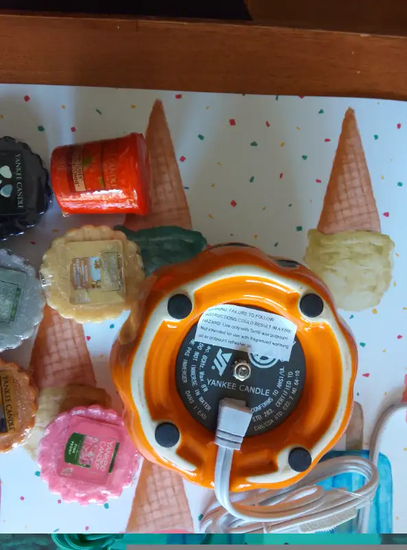 Yankee candle electric tart warmer jack o'lantern BNIB in Home Décor & Accents in Barrie - Image 7