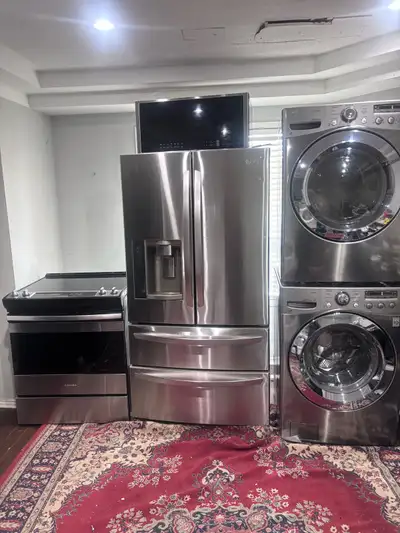 Perfect working condition high-quality slide and stove 30 inches wide can be tested. Absolutely no i...