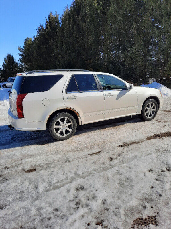 parting out 06 Cadillac srx suv in Auto Body Parts in Chatham-Kent - Image 4