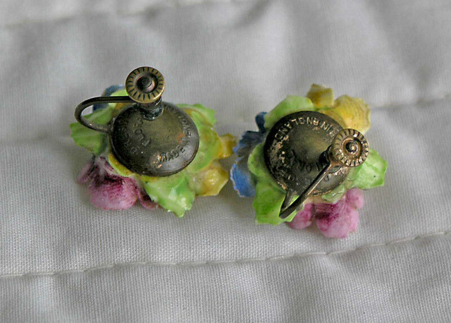 Floral Earings-Dresden (Screw Backs) Two Sets(Vintage) in Arts & Collectibles in Guelph - Image 3