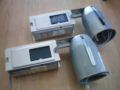 Électricité: Boîtiers rénovation encastrés 50 watts, NEUFS., View more