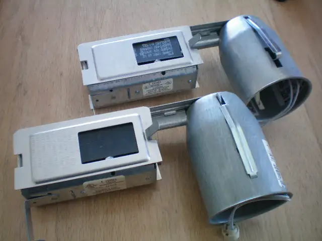 Électricité: Boîtiers rénovation encastrés 50 watts, NEUFS. in Other in Québec City - Image 2