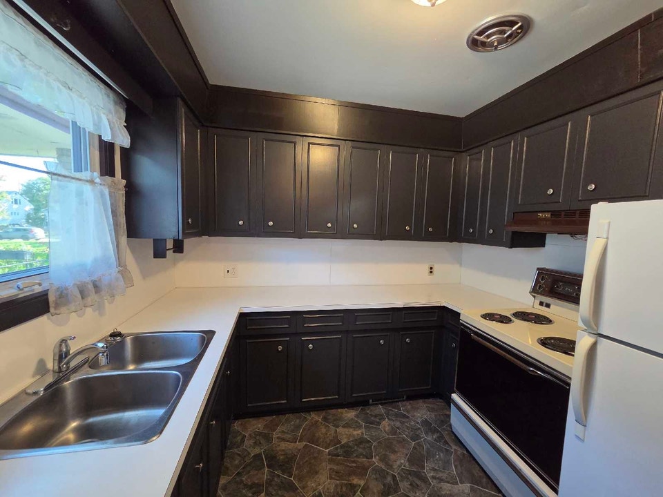3 bedrooms house for rent 4