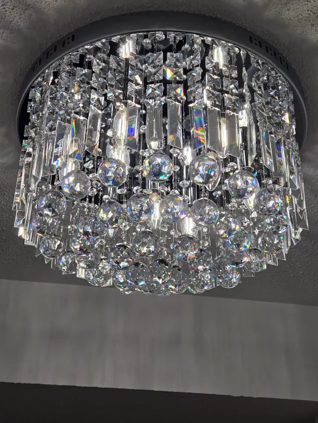 Selling 5 crystal ceiling lights566528561130383363
