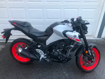 First and only owner, no accident, never dawn. All original parts. Was tuned up and serviced at deal...
