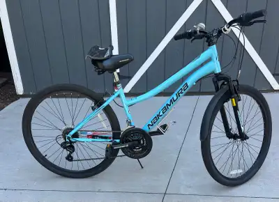 Brand new from sports chek this passed Christmas .Have a shoulder injury and can’t ride this year se...