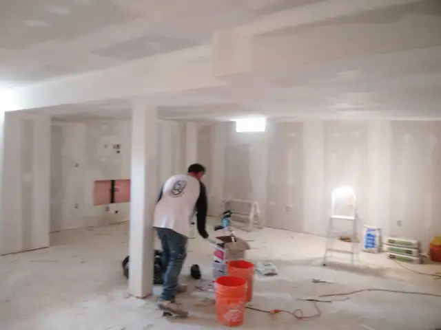 Taper/ Drywall Finisher in Drywall & Stucco Removal in Oakville / Halton Region - Image 10
