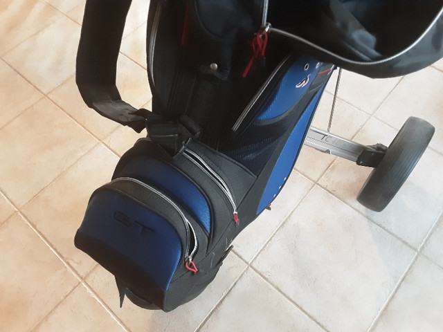 Voiturette et sac de golf dans Golf  à Ville de Québec - Image 3