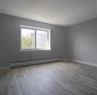 Apartment Sublet in downtown (Looking for Roommate)