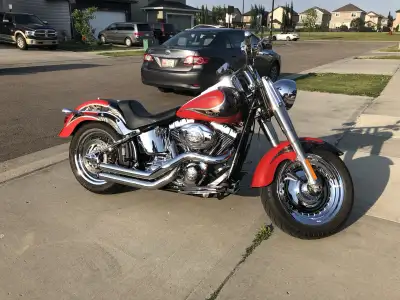 Like new, mint condition, well maintained, with Stage One upgrade with Vance and Hines pipe, 1584cc,...