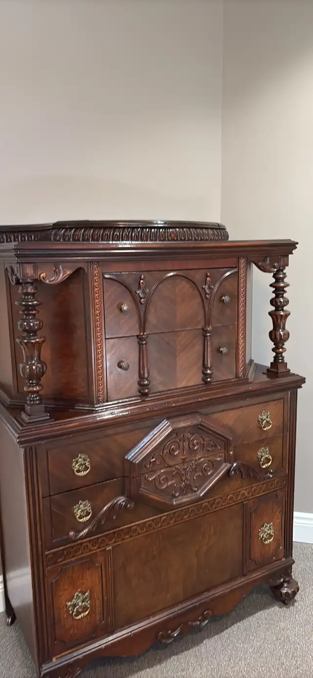 Antique 1920’s dresser set & night stand in Multi-item in Mississauga / Peel Region - Image 2