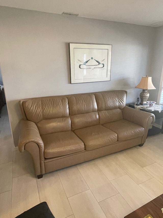 Leather Sofa and Loveseat in Couches & Futons in Calgary - Image 2