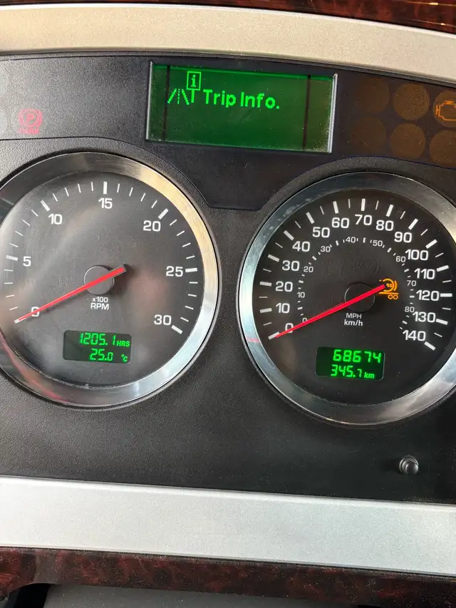 2024 W900 Kenworth in Heavy Trucks in Edmonton - Image 3