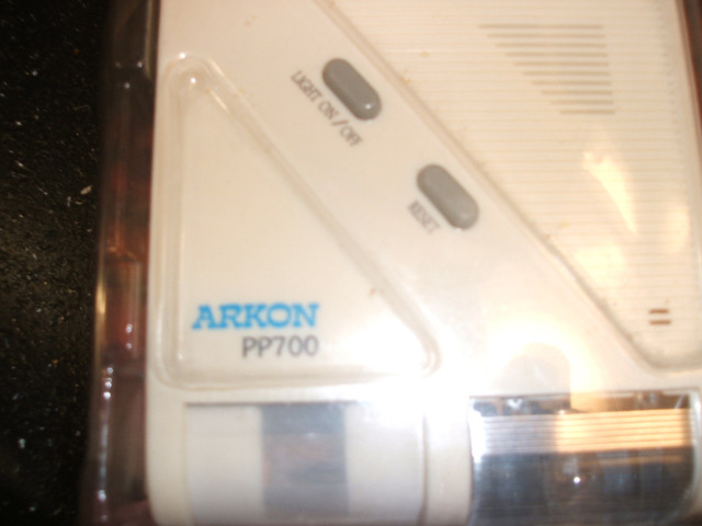 PORTABLE MOTION DETECTOR / ALARM / LIGHT in General Electronics in Oshawa / Durham Region - Image 2