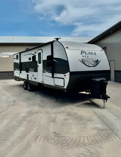 This travel trailer camper is in very good condition. Everything is in good working condition. Campe...