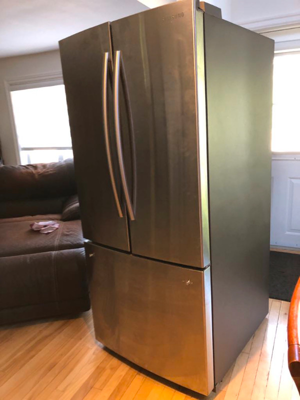 Réfrigérateur Samsun 2019 avec problème dans Réfrigérateurs  à Ville de Québec - Image 3