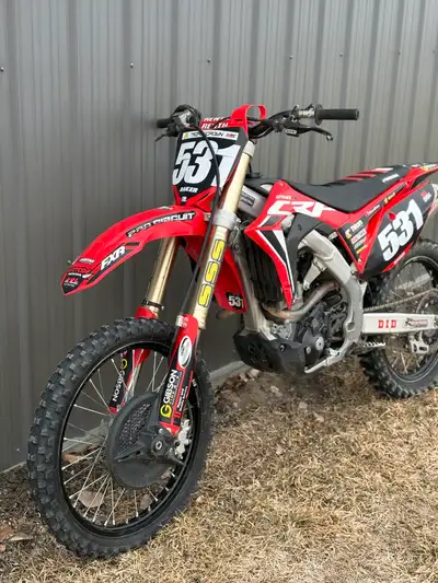 I’m selling my CRF250R. I’ve owned it for half a year. When I bought it, it had just been rebuilt an...