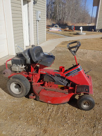 Snapper lawn tractor