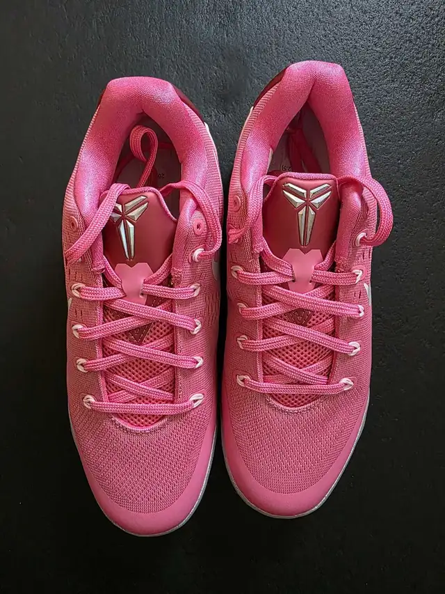 Kobe 9 Kay Yow size 8 in Men's Shoes in Mississauga / Peel Region - Image 4