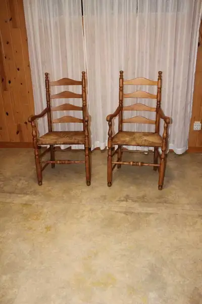 Chaises capitaines anciennes (1930) antique 15$ch, livrées, View more