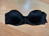 34A La Senza underwire padded strapless bra $5, black