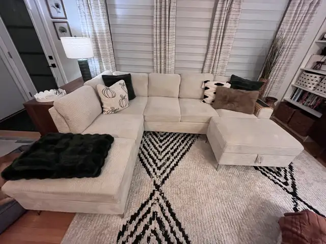 Courdoroy L-shaped sectional couch, off-white