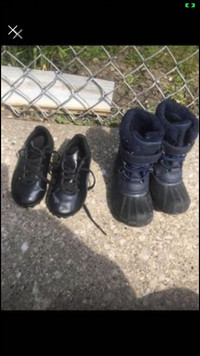 Boys shoes saize 10 a pair is $10