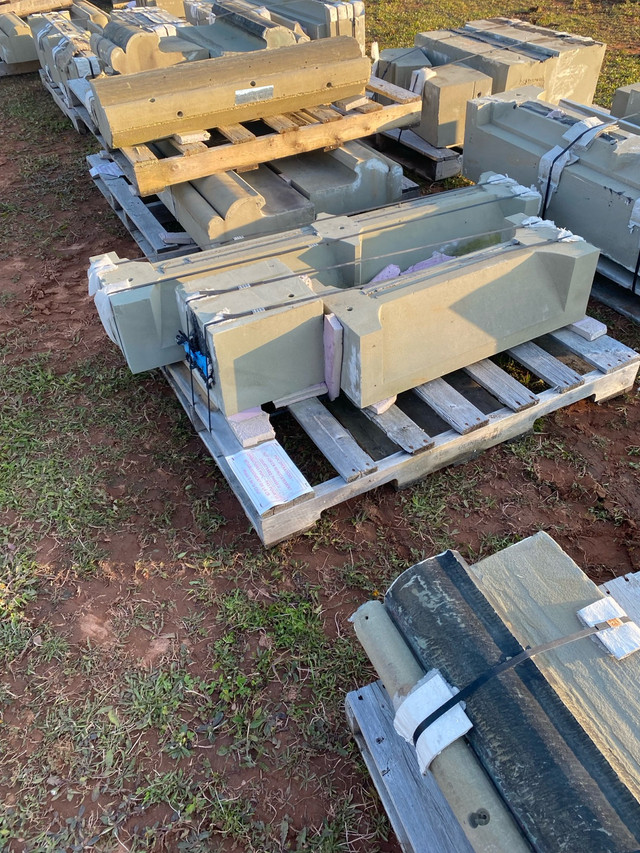 300 pieces of Wallace stone in Other in Summerside - Image 2