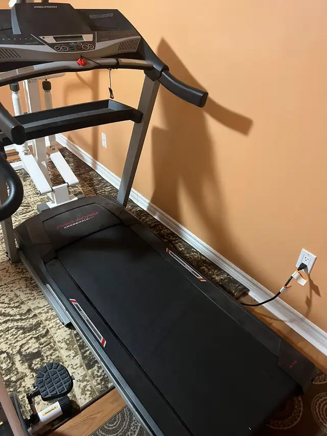 treadmill for sale  in Exercise Equipment in Ottawa - Image 2