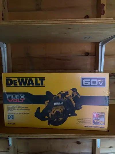 Dewalt Flexvolt Saw Kit, View more
