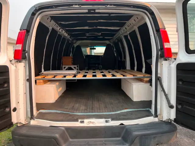 2018 Chevrolet Express 2500 - 86,233 kms in Cars & Trucks in Vanderhoof - Image 7
