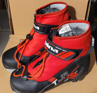 Alpina kids TJR XC ski boot size 33 / kids 1