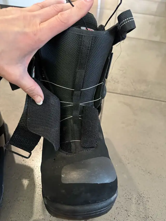 Snowboard Boots- Head Model 7  size US 9.5 in Snowboard in Calgary - Image 4