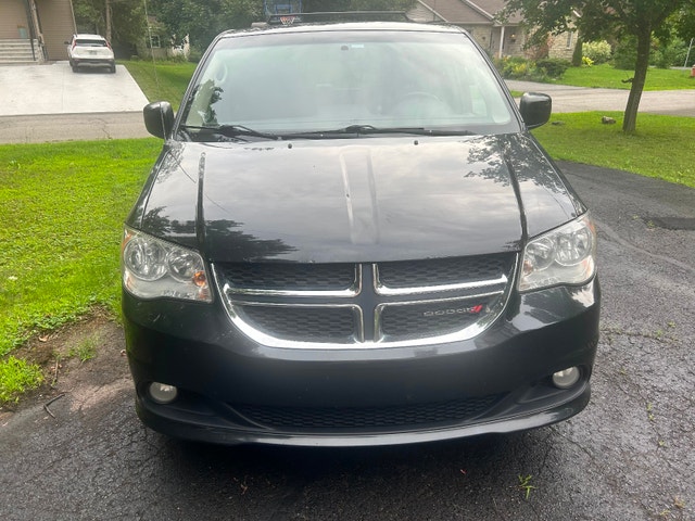 For Sale: 2015 Dodge Crew Caravan — photo 2