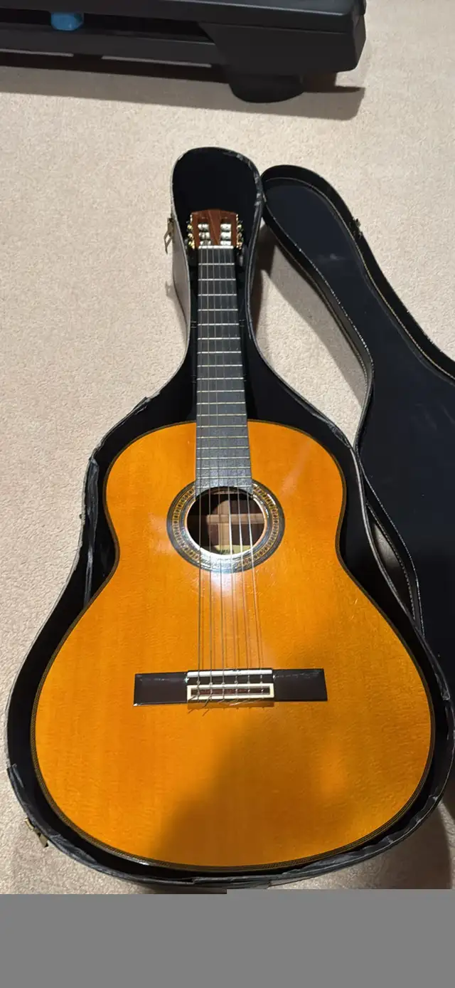 GUITARE CLASSIQUE YAMAHA G240 II in Guitars in City of Montréal - Image 3