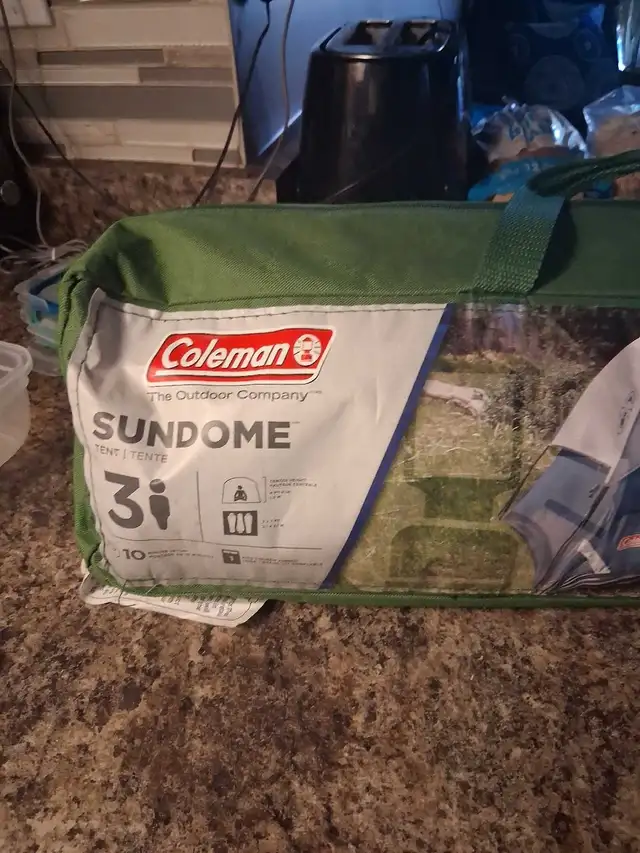 Coleman 3 man tent  in Fishing, Camping & Outdoors in Guelph - Image 3