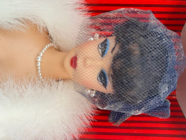 BARBIE - COLLECTOR'S REQUEST LE GAY PARISIENNE NRFB with KELLY in Arts & Collectibles in St. Albert - Image 3