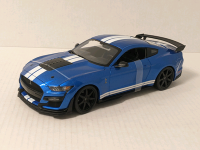 Maisto 1/18th scale Ford Mustang GT500 in blue with opening parts. The model is new in a box - makes...