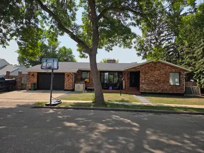 4 bed, 2 Bath Beauty! Your next home awaits!