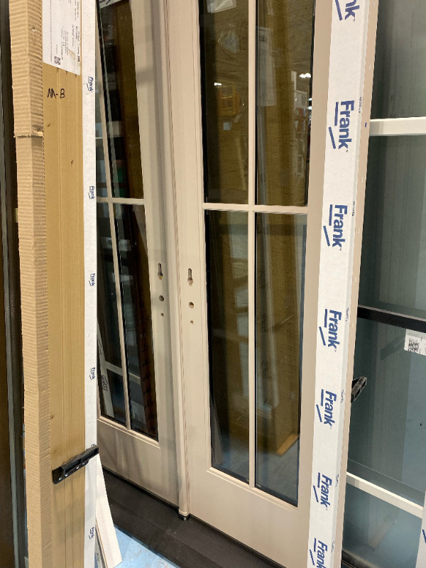 2 Fiberglass Double Entry Door, Interior Wood Frame in Windows, Doors & Trim in City of Toronto - Image 3