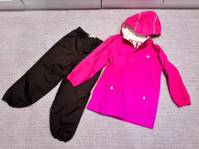 MEC kids rain jacket and rain pants - size 5, View more