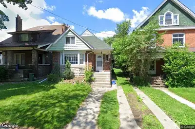2 Rooms available (bedroom and office)