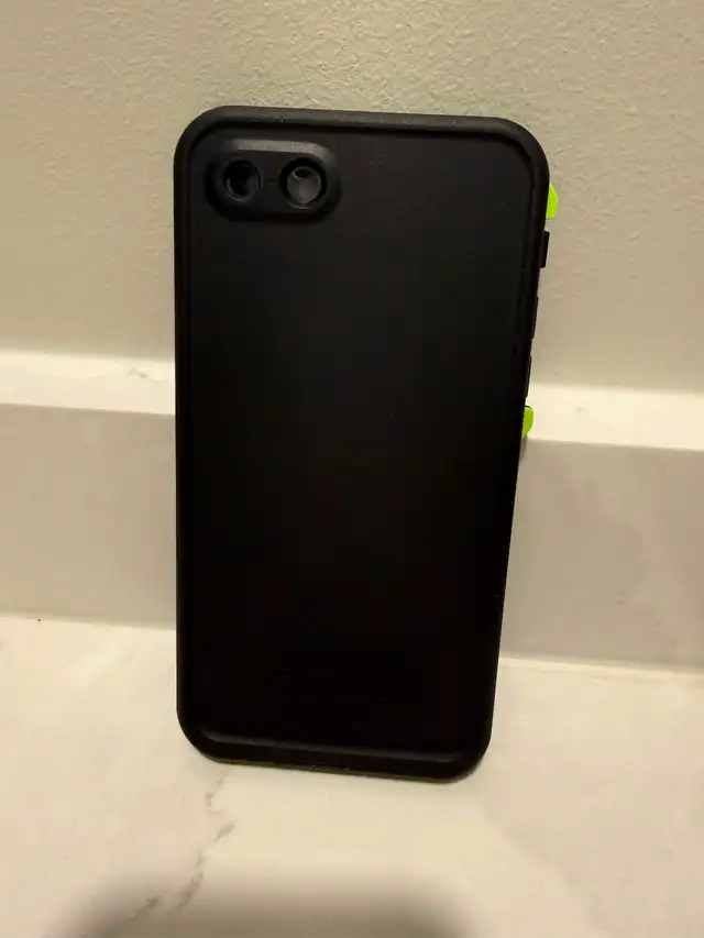 LifeProof iPhone 8 Case in Cell Phone Accessories in Markham / York Region - Image 3