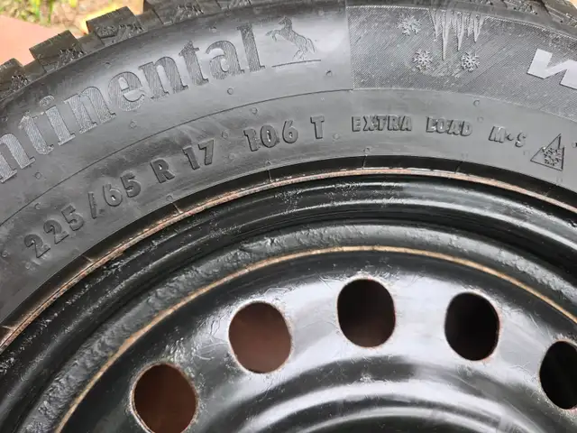 * 4 PNEUS D'HIVER CONTINENTAL P225/65R17 + RIMS 5 x 114.3 * in Tires & Rims in Granby - Image 8