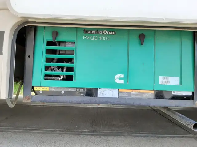 LOW MILAGE 2015 Thor Motor Coach Chateau 26A Class C Motorhome in RVs & Motorhomes in Calgary - Image 9