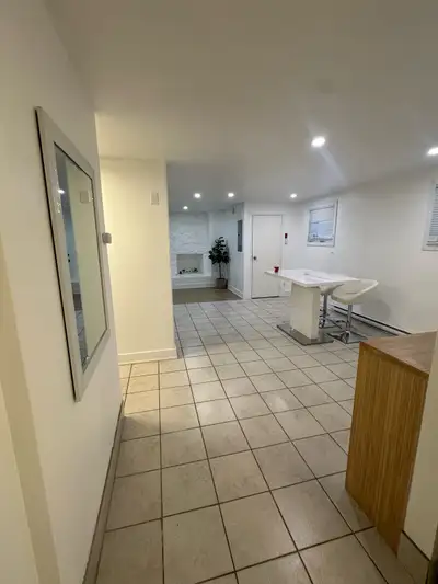 Nicely renovated 2 bdrm, 1 bath spacious suite at the top of hardwood hill close to the hospital. Op...