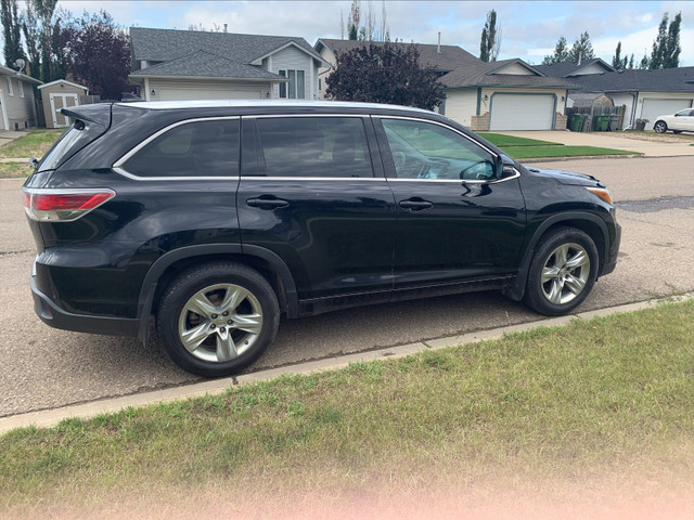 2014 TOYOTA HIGHLANDER in Cars & Trucks in Lloydminster - Image 2
