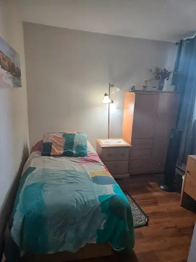 Chambre meublée à louer - 700$/mois Recherche colocataire femme uniquement Colocation idéale pour fe...